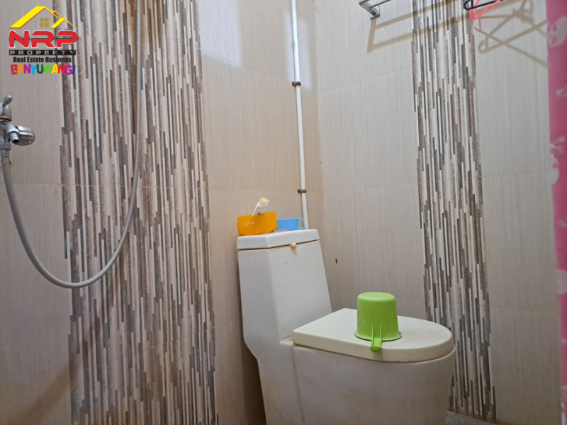 Dijual Rumah 2 Lantai di Perum. Persada , Kertosari - Banyuwangi  Dijual Rumah 2 Lantai di Perum. Persada , Kertosari - Banyuwangi  Dijual Rumah 2 Lantai di Perum. Persada , Kertosari - Banyuwangi&nbsp;
Hunian Minimalis berada di Pusat Kota Banyuwangi&nbsp;
Dekat dengan centra bisnis dan NRP BANYUWANGI