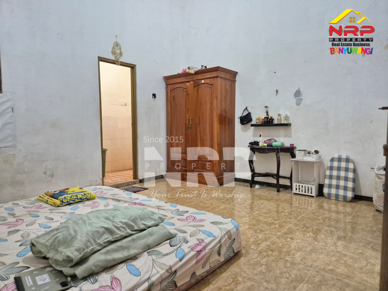 DIJUAL RUMAH 2 LANTAI DI TAMANBARU - BANYUWANGI Dijual rumah perumahan elit di Banyuwangi Kota  DIJUAL RUMAH 2 LANTAI DI TAMANBARU - BANYUWANGI
Terletak di Kawasan Perumahan dengan keamanan dan fasilitas umum yang lengkap.&nbsp;
Lingkungan dan tetangga NRP BANYUWANGI
