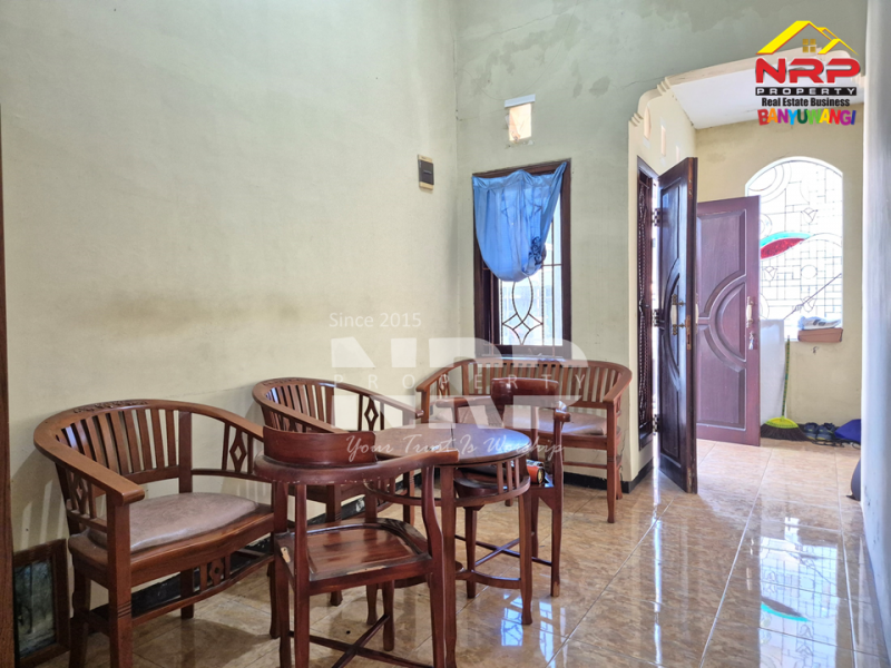 DIJUAL RUMAH 2 LANTAI DI TAMANBARU - BANYUWANGI Dijual rumah perumahan elit di Banyuwangi Kota  DIJUAL RUMAH 2 LANTAI DI TAMANBARU - BANYUWANGI
Terletak di Kawasan Perumahan dengan keamanan dan fasilitas umum yang lengkap.&nbsp;
Lingkungan dan tetangga NRP BANYUWANGI