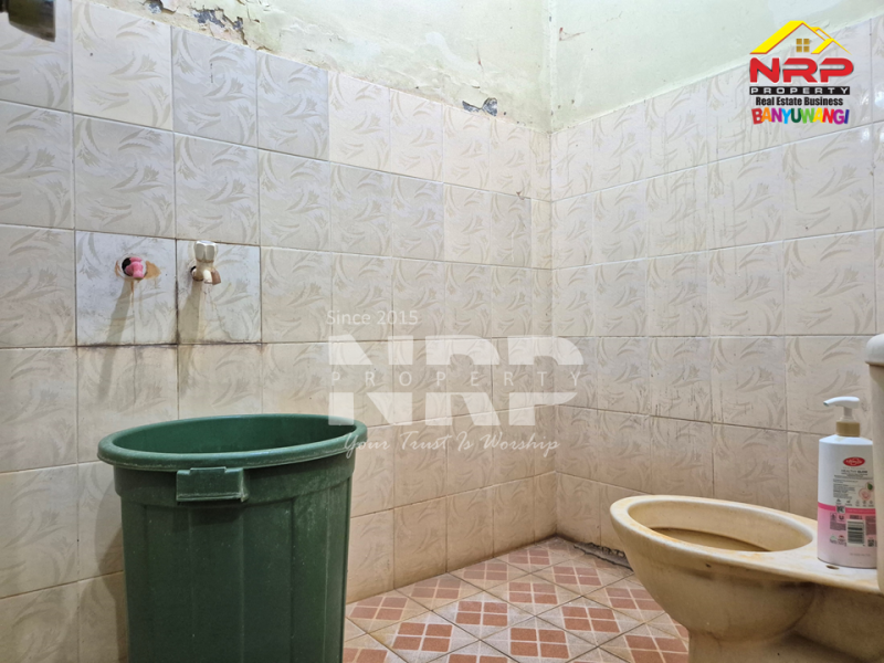 DIJUAL RUMAH 2 LANTAI DI TAMANBARU - BANYUWANGI Dijual rumah perumahan elit di Banyuwangi Kota  DIJUAL RUMAH 2 LANTAI DI TAMANBARU - BANYUWANGI
Terletak di Kawasan Perumahan dengan keamanan dan fasilitas umum yang lengkap.&nbsp;
Lingkungan dan tetangga NRP BANYUWANGI