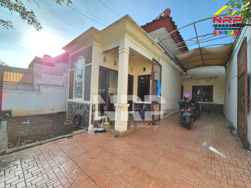 DIJUAL RUMAH 2 LANTAI DI TAMANBARU - BANYUWANGI Dijual rumah perumahan elit di Banyuwangi Kota  DIJUAL RUMAH 2 LANTAI DI TAMANBARU - BANYUWANGI
Terletak di Kawasan Perumahan dengan keamanan dan fasilitas umum yang lengkap.&nbsp;
Lingkungan dan tetangga NRP BANYUWANGI
