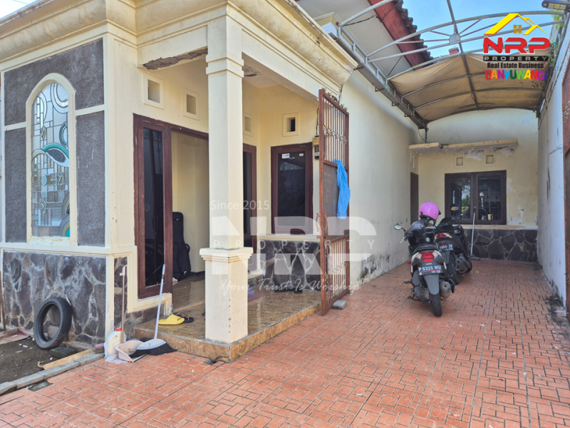 DIJUAL RUMAH 2 LANTAI DI TAMANBARU - BANYUWANGI Dijual rumah perumahan elit di Banyuwangi Kota  DIJUAL RUMAH 2 LANTAI DI TAMANBARU - BANYUWANGI
Terletak di Kawasan Perumahan dengan keamanan dan fasilitas umum yang lengkap.&nbsp;
Lingkungan dan tetangga NRP BANYUWANGI