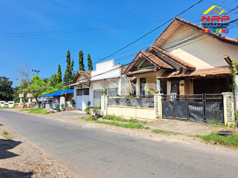 Dijual Rumah 2 lantai di tepi Jl. Jembrana, Klatak - Banyuwangi Dijual Rumah 2 lantai di tepi Jl. Jembrana, Klatak - Banyuwangi Dijual Rumah 2 lantai di tepi Jl. Jembrana, Klatak - Banyuwangi
Lokasi Sangat Strategis berada di kawasan&nbsp; perumahan.&nbsp;
Dekat dengan Kawasan Hotel NRP BANYUWANGI