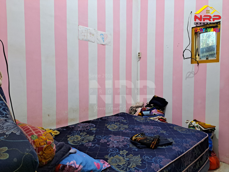 Dijual Rumah 2 Lantai ditepi Jl.Blimbingsari - Banyuwangi  Dijual Rumah 2 Lantai ditepi Jl.Blimbingsari - Banyuwangi  Dijual Rumah 2 Lantai ditepi Jl.Blimbingsari - Banyuwangi&nbsp;
500 meter dari Pantai Blimbingsari, Bisa jadi untuk hunian, toko dll&nbsp;

LT/LB : 140/140 NRP BANYUWANGI