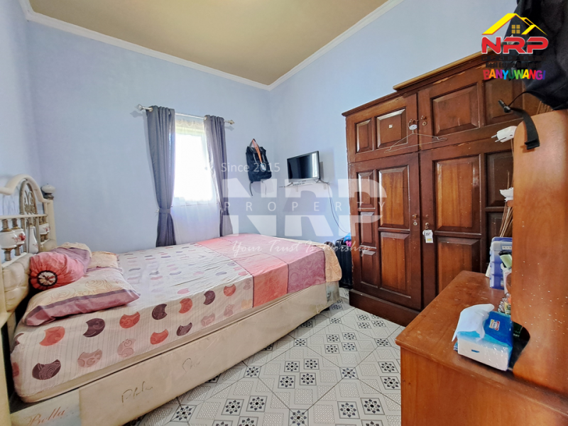 Dijual Rumah 2 Lantai Full Furniture di Penataban - Banyuwangi  Jual rumah 2 lantai murah di banyuwangi  Dijual Rumah 2 Lantai Full Furniture di Penataban - Banyuwangi&nbsp;
Kawasan perkampungan, ada balkon dengan view sawah. Dekat dengan Kantor kecamatan NRP BANYUWANGI