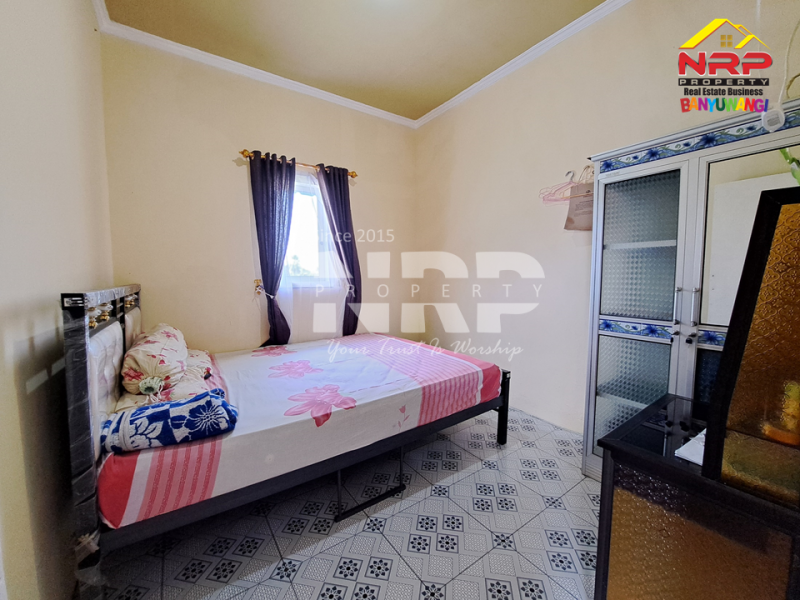 Dijual Rumah 2 Lantai Full Furniture di Penataban - Banyuwangi  Jual rumah 2 lantai murah di banyuwangi  Dijual Rumah 2 Lantai Full Furniture di Penataban - Banyuwangi&nbsp;
Kawasan perkampungan, ada balkon dengan view sawah. Dekat dengan Kantor kecamatan NRP BANYUWANGI