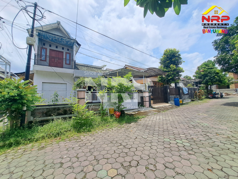 Dijual Rumah 2 Lantai Hook di Belakang Stadion Diponegoro Banyuwangi Dijual Rumah 2 Lantai Hook di Belakang Stadion Diponegoro Banyuwangi Dijual Rumah 2 Lantai Hook di Belakang Stadion Diponegoro Banyuwangi
Lokasi Sangat Strategis&nbsp; di Pusat Kota Banyuwangi. Posisi hook jarang ada!!

Luas NRP BANYUWANGI
