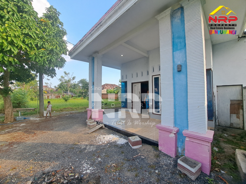 Dijual Rumah 2 Lantai Hook di Ketapang - Banyuwangi  Dijual Rumah 2 Lantai Hook di Ketapang - Banyuwangi  Dijual Rumah 2 Lantai Hook di Ketapang - Banyuwangi&nbsp;
Lokasi strategis dekat dengan Jalan Lingkar Ketapang, Berada di kawasan industri PT. INKA&nbsp;
dan NRP BANYUWANGI