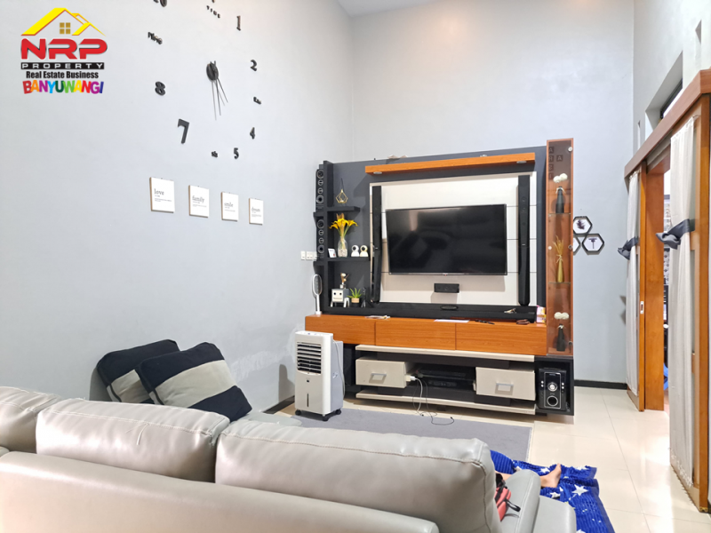 Dijual Rumah 2 Lantai + Ruang Usaha/Toko Siap Huni di Sobo - Banyuwangi  Dijual Rumah 2 Lantai + Ruang Usaha/Toko Siap Huni di Sobo - Banyuwangi  Dijual Rumah 2 Lantai + Ruang Usaha/Toko Siap Huni di Sobo - Banyuwangi&nbsp;
Lokasi sangat nyaman dan cocok untuk tempat tinggal&nbsp;
Dekat Fasilitas NRP BANYUWANGI