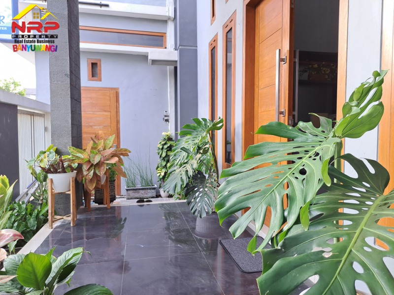 Dijual Rumah 2 Lantai + Ruang Usaha/Toko Siap Huni di Sobo - Banyuwangi  Dijual Rumah 2 Lantai + Ruang Usaha/Toko Siap Huni di Sobo - Banyuwangi  Dijual Rumah 2 Lantai + Ruang Usaha/Toko Siap Huni di Sobo - Banyuwangi&nbsp;
Lokasi sangat nyaman dan cocok untuk tempat tinggal&nbsp;
Dekat Fasilitas NRP BANYUWANGI