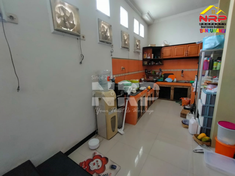 Dijual Rumah 2 Lantai Sangat Strategis di Belakang Kantor KPU Banyuwangi  Dijual Rumah 2 Lantai Sangat Strategis di Belakang Kantor KPU Banyuwangi  Dijual Rumah 2 Lantai Sangat Strategis di Belakang Kantor KPU Banyuwangi&nbsp;
Lokasi sangat strategis Untuk Hunian, Kos- kosan dan Ruang Usaha NRP BANYUWANGI