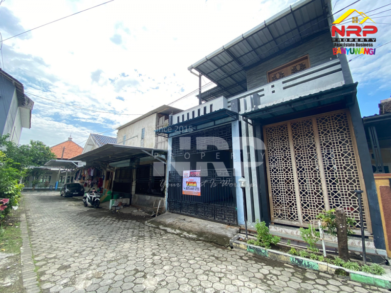 Dijual Rumah 2 Lantai Siap Huni di Barat Stadion Diponegoro Banyuwangi Dijual Rumah 2 Lantai Banyuwangi Kota  Dijual Rumah 2 Lantai Siap Bangun di Barat Stadion Diponegoro Banyuwangi
Lokasi Sangat Strategis&nbsp; di Pusat Kota Banyuwangi. Dekat dengan FIKIA UNAIR NRP BANYUWANGI