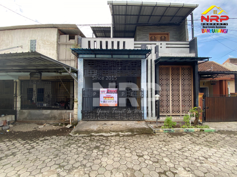 Dijual Rumah 2 Lantai Siap Huni di Barat Stadion Diponegoro Banyuwangi Dijual Rumah 2 Lantai Banyuwangi Kota  Dijual Rumah 2 Lantai Siap Bangun di Barat Stadion Diponegoro Banyuwangi
Lokasi Sangat Strategis&nbsp; di Pusat Kota Banyuwangi. Dekat dengan FIKIA UNAIR NRP BANYUWANGI