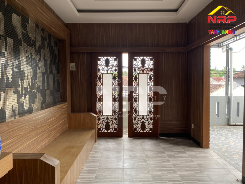 Dijual Rumah 2 Lantai Siap Huni di Barat Stadion Diponegoro Banyuwangi Dijual Rumah 2 Lantai Banyuwangi Kota  Dijual Rumah 2 Lantai Siap Bangun di Barat Stadion Diponegoro Banyuwangi
Lokasi Sangat Strategis&nbsp; di Pusat Kota Banyuwangi. Dekat dengan FIKIA UNAIR NRP BANYUWANGI