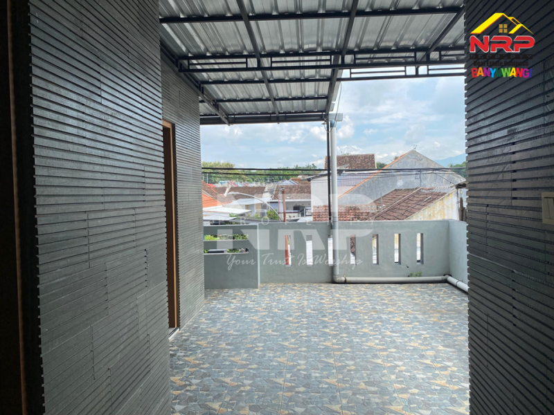 Dijual Rumah 2 Lantai Siap Huni di Barat Stadion Diponegoro Banyuwangi Dijual Rumah 2 Lantai Banyuwangi Kota  Dijual Rumah 2 Lantai Siap Bangun di Barat Stadion Diponegoro Banyuwangi
Lokasi Sangat Strategis&nbsp; di Pusat Kota Banyuwangi. Dekat dengan FIKIA UNAIR NRP BANYUWANGI