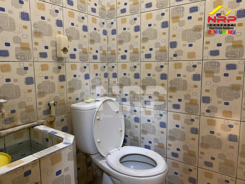 Dijual Rumah 2 Lantai Siap Huni di Barat Stadion Diponegoro Banyuwangi Dijual Rumah 2 Lantai Banyuwangi Kota  Dijual Rumah 2 Lantai Siap Bangun di Barat Stadion Diponegoro Banyuwangi
Lokasi Sangat Strategis&nbsp; di Pusat Kota Banyuwangi. Dekat dengan FIKIA UNAIR NRP BANYUWANGI