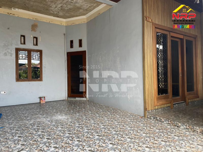 Dijual Rumah 2 Lantai Siap Huni di Barat Stadion Diponegoro Banyuwangi Dijual Rumah 2 Lantai Banyuwangi Kota  Dijual Rumah 2 Lantai Siap Bangun di Barat Stadion Diponegoro Banyuwangi
Lokasi Sangat Strategis&nbsp; di Pusat Kota Banyuwangi. Dekat dengan FIKIA UNAIR NRP BANYUWANGI