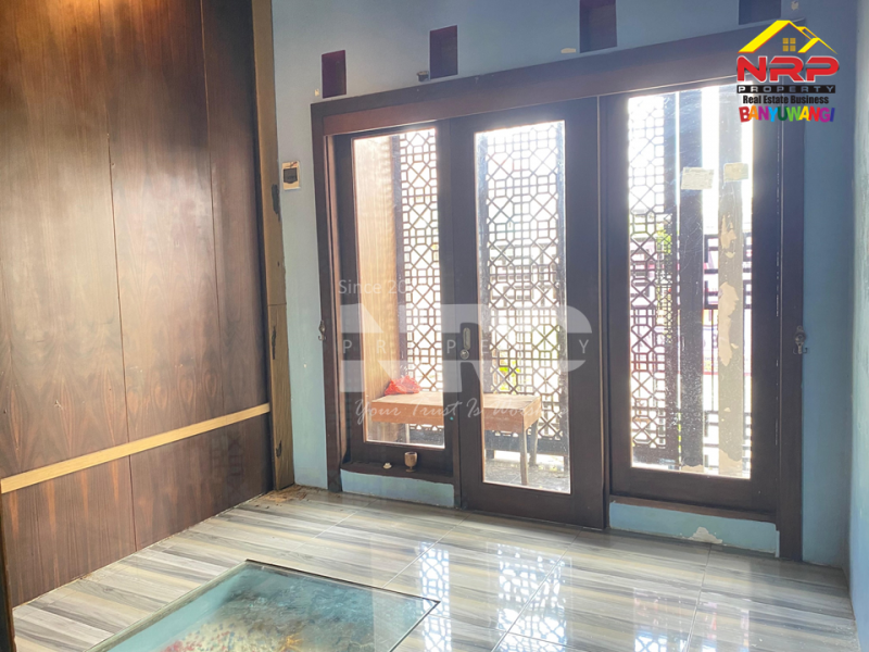 Dijual Rumah 2 Lantai Siap Huni di Barat Stadion Diponegoro Banyuwangi Dijual Rumah 2 Lantai Banyuwangi Kota  Dijual Rumah 2 Lantai Siap Bangun di Barat Stadion Diponegoro Banyuwangi
Lokasi Sangat Strategis&nbsp; di Pusat Kota Banyuwangi. Dekat dengan FIKIA UNAIR NRP BANYUWANGI