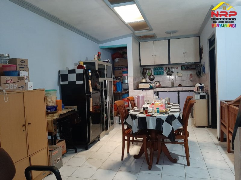 Dijual Rumah 2 Lantai Siap Huni 50 Meter dari Jl. Brawijaya  Dijual Rumah 2 Lantai Siap Huni 50 Meter dari Jl. Brawijaya Banyuwangi  Dijual Rumah 2 Lantai Siap Huni 50 Meter dari Jl. Brawijaya - Bwi. Hunian dengan Premium Location di Pusat Kota Banyuwangi. Dekat dengan Fasilitas Pendidikan, NRP BANYUWANGI