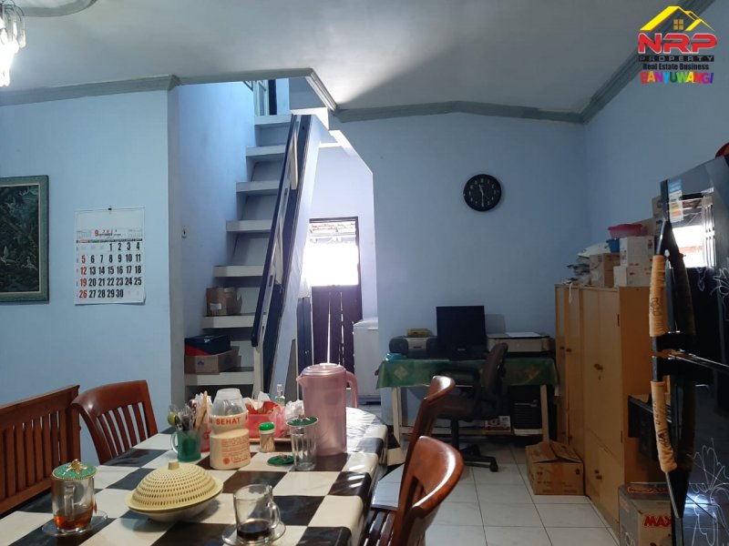 Dijual Rumah 2 Lantai Siap Huni 50 Meter dari Jl. Brawijaya  Dijual Rumah 2 Lantai Siap Huni 50 Meter dari Jl. Brawijaya Banyuwangi  Dijual Rumah 2 Lantai Siap Huni 50 Meter dari Jl. Brawijaya - Bwi. Hunian dengan Premium Location di Pusat Kota Banyuwangi. Dekat dengan Fasilitas Pendidikan, NRP BANYUWANGI