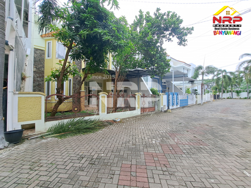 Dijual Rumah 2 Lantai Siap Huni di Gardenia Estate Banyuwangi Dijual Rumah 2 Lantai Siap Huni di Gardenia Estate Banyuwangi Dijual Rumah 2 Lantai Siap Huni di Gardenia Estate Banyuwangi
Hunian Elit Pusat Kota Dengan Lingkungan Aman, Nyaman dan Asri.&nbsp;
Dengan nilai investasi NRP BANYUWANGI