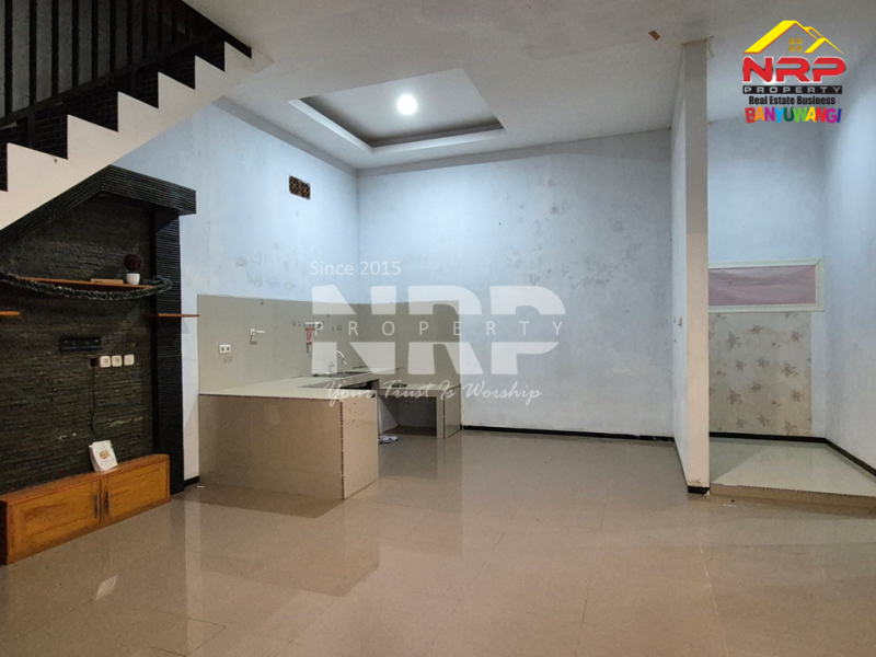 Dijual Rumah 2 Lantai Siap Huni di Kawasan Perumahan Banyuwangi Kota  Dijual Rumah 2 Lantai Siap Huni di Kawasan Perumahan Banyuwangi Kota  Dijual Rumah 2 Lantai Siap Huni di Kawasan Perumahan Banyuwangi Kota&nbsp;
Dekat dengan Fasilitas Pendidikan, Perbelanjaan, Transportasi dan Fasilitas Umum NRP BANYUWANGI