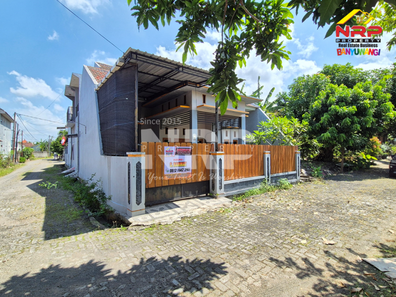 Dijual Rumah 2 Lantai Siap Huni di Kawasan Perumahan Banyuwangi Kota  Dijual Rumah 2 Lantai Siap Huni di Kawasan Perumahan Banyuwangi Kota  Dijual Rumah 2 Lantai Siap Huni di Kawasan Perumahan Banyuwangi Kota&nbsp;
Dekat dengan Fasilitas Pendidikan, Perbelanjaan, Transportasi dan Fasilitas Umum NRP BANYUWANGI