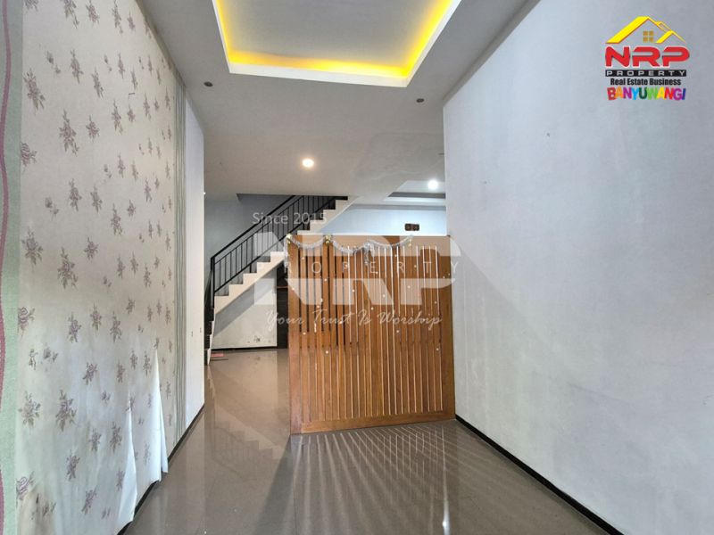 Dijual Rumah 2 Lantai Siap Huni di Kawasan Perumahan Banyuwangi Kota  Dijual Rumah 2 Lantai Siap Huni di Kawasan Perumahan Banyuwangi Kota  Dijual Rumah 2 Lantai Siap Huni di Kawasan Perumahan Banyuwangi Kota&nbsp;
Dekat dengan Fasilitas Pendidikan, Perbelanjaan, Transportasi dan Fasilitas Umum NRP BANYUWANGI
