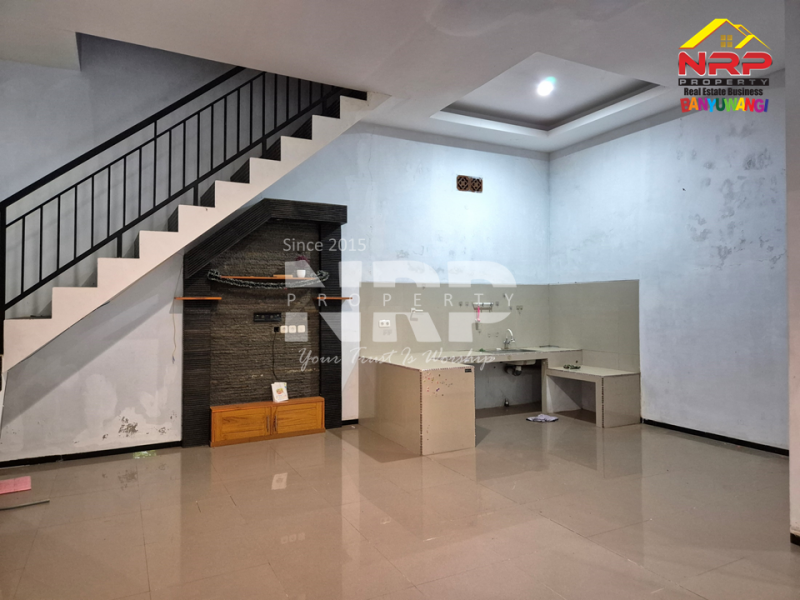 Dijual Rumah 2 Lantai Siap Huni di Kawasan Perumahan Banyuwangi Kota  Dijual Rumah 2 Lantai Siap Huni di Kawasan Perumahan Banyuwangi Kota  Dijual Rumah 2 Lantai Siap Huni di Kawasan Perumahan Banyuwangi Kota&nbsp;
Dekat dengan Fasilitas Pendidikan, Perbelanjaan, Transportasi dan Fasilitas Umum NRP BANYUWANGI