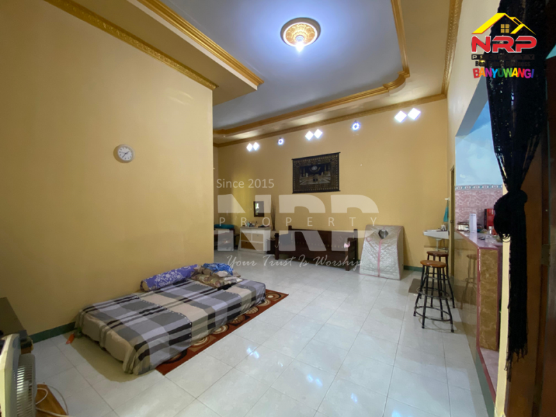 Dijual Rumah 2 Lantai Siap Huni di Klatak - Banyuwangi  Dijual Rumah 2 Lantai di Banyuwangi Klatak  Dijual Rumah 2 Lantai Siap Huni di Klatak - Banyuwangi&nbsp;
Kawasan perumahan, sangat nyaman dan aman untuk tempat tinggal&nbsp;

LT/LB : 168/150 NRP BANYUWANGI