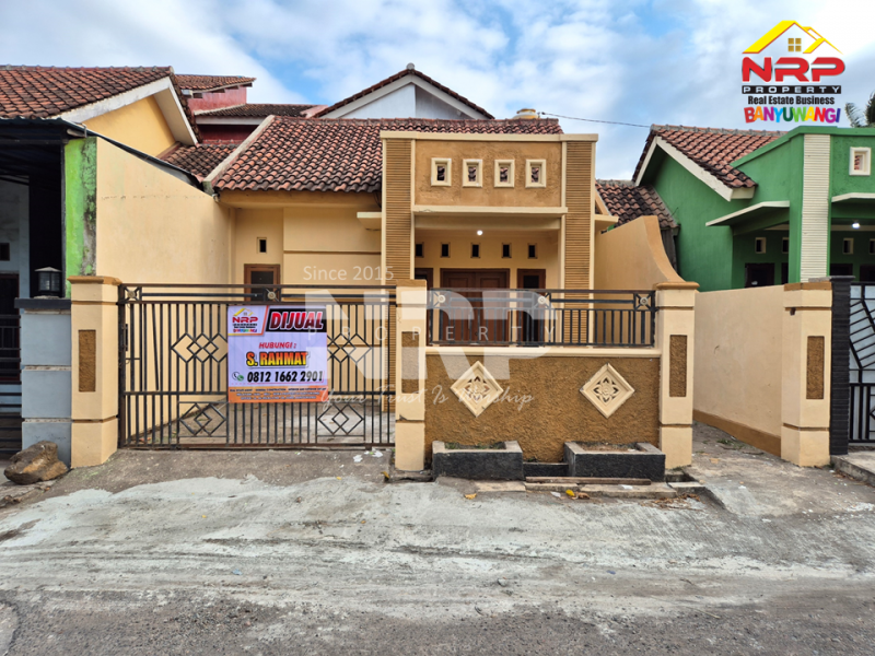 Dijual Rumah 2 Lantai Siap Huni di Klatak - Banyuwangi Dijual Rumah 2 Lantai Siap Huni di Klatak - Banyuwangi Dijual Rumah 2 Lantai Siap Huni di Klatak - Banyuwangi
Lokasi Sangat strategis 100 Meter dari Jl. Utama Yos Sudarso
Terletak di Lingkungan Hotel ( Mahkota NRP BANYUWANGI