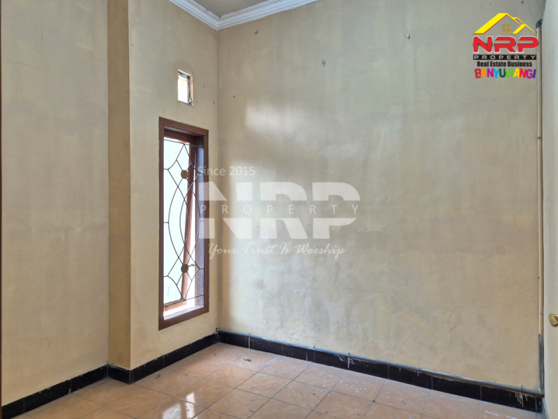 Dijual Rumah 2 Lantai Siap Huni di Klatak - Banyuwangi Dijual Rumah 2 Lantai Siap Huni di Klatak - Banyuwangi Dijual Rumah 2 Lantai Siap Huni di Klatak - Banyuwangi
Lokasi Sangat strategis 100 Meter dari Jl. Utama Yos Sudarso
Terletak di Lingkungan Hotel ( Mahkota NRP BANYUWANGI