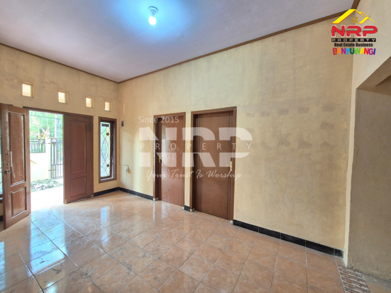 Dijual Rumah 2 Lantai Siap Huni di Klatak - Banyuwangi Dijual Rumah 2 Lantai Siap Huni di Klatak - Banyuwangi Dijual Rumah 2 Lantai Siap Huni di Klatak - Banyuwangi
Lokasi Sangat strategis 100 Meter dari Jl. Utama Yos Sudarso
Terletak di Lingkungan Hotel ( Mahkota NRP BANYUWANGI