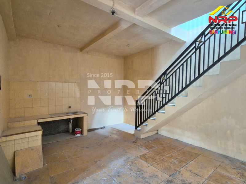 Dijual Rumah 2 Lantai Siap Huni di Klatak - Banyuwangi Dijual Rumah 2 Lantai Siap Huni di Klatak - Banyuwangi Dijual Rumah 2 Lantai Siap Huni di Klatak - Banyuwangi
Lokasi Sangat strategis 100 Meter dari Jl. Utama Yos Sudarso
Terletak di Lingkungan Hotel ( Mahkota NRP BANYUWANGI