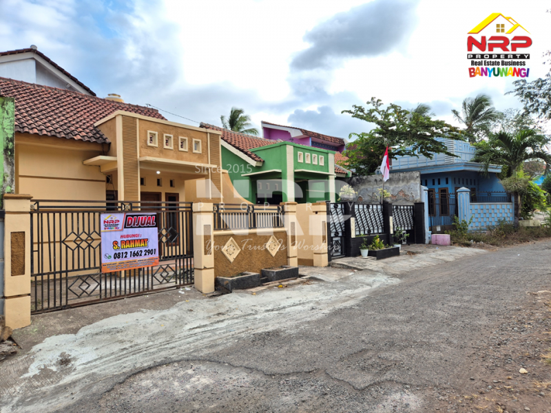 Dijual Rumah 2 Lantai Siap Huni di Klatak - Banyuwangi Dijual Rumah 2 Lantai Siap Huni di Klatak - Banyuwangi Dijual Rumah 2 Lantai Siap Huni di Klatak - Banyuwangi
Lokasi Sangat strategis 100 Meter dari Jl. Utama Yos Sudarso
Terletak di Lingkungan Hotel ( Mahkota NRP BANYUWANGI