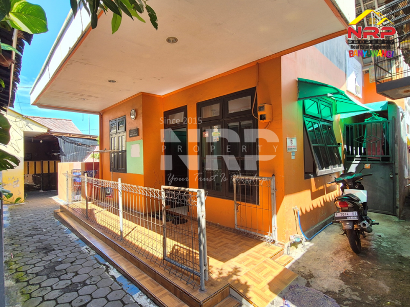 Dijual Rumah 200 jutaan di Pusat Kota Banyuwangi  Dijual rumah 200 jutaan di banyuwangi kota  Dijual Rumah 200 jutaan di Pusat Kota Banyuwangi&nbsp;
Rumah 1,5 lantai, akses jl RD 2, Lokasinya strategis belakang kampus UNTAG Banyuwangi
Kawasan kantor NRP BANYUWANGI
