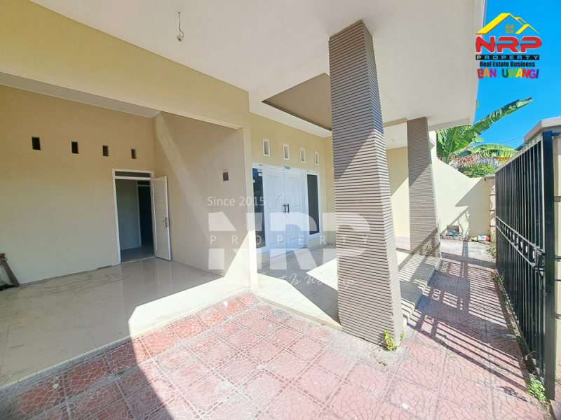 Dijual Rumah Bagus Siap Huni di Tukangkayu - Banyuwangi  Dijual Rumah Bagus Siap Huni di Tukangkayu - Banyuwangi  Dijual Rumah Bagus Siap Huni di Tukangkayu - Banyuwangi&nbsp;
Tengah kota Cocok untuk rumah kos, homestay ataupun tempat tinggal.
Dekat Fasilitas Pendidikan, NRP BANYUWANGI