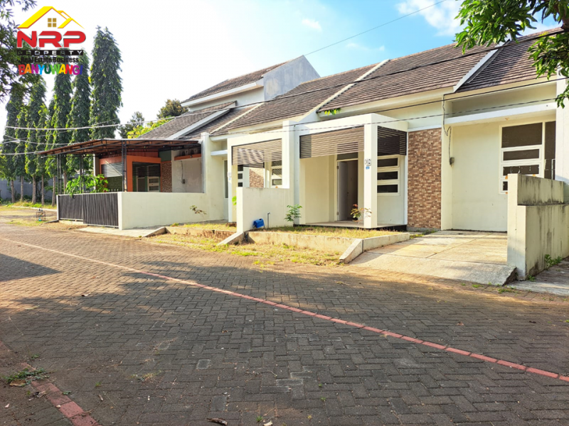 Dijual Rumah Baru di Depan Hotel Ilira Banyuwangi  Dijual Rumah Baru Murah di Depan Hotel Ilira Banyuwangi  Dijual Rumah Baru di Depan Hotel Ilira Banyuwangi&nbsp;
One Get Sistem dengan Keamanan. Lingkungan nyaman dan asri.
Akses Jalah Utama Yos Sudarso NRP BANYUWANGI