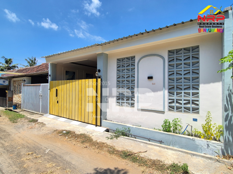 Dijual Rumah Baru Siap Huni di Dadapan - Banyuwangi  Dijual rumah baru 300 jutaan di Dadapan Banyuwangi  Dijual Rumah Baru Siap Huni di Dadapan - Banyuwangi&nbsp;
Dekat dengan hotel ternama dan kawasan wisata di Banyuwangi&nbsp;
Berada di kawasan pemukiman NRP BANYUWANGI