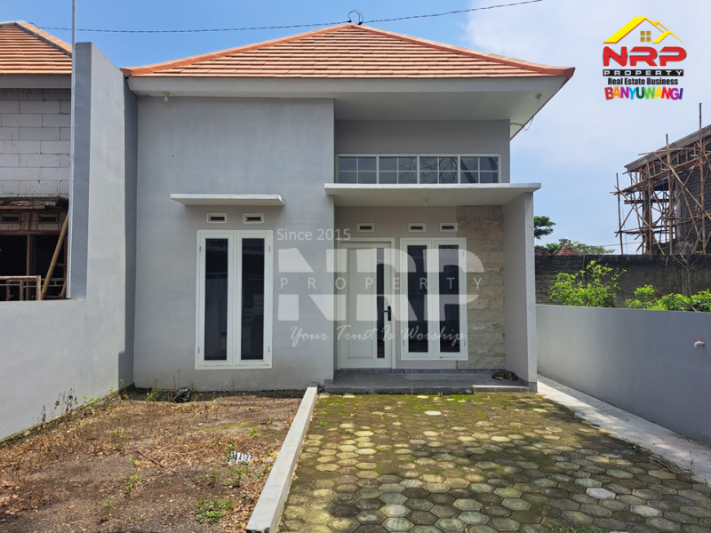 Dijual Rumah Baru Siap Huni di Kembiritan - Genteng Banyuwangi  Dijual Rumah Baru Siap Huni di Kembiritan - Genteng Banyuwangi  Dijual Rumah Baru Siap Huni di Kembiritan - Genteng Banyuwangi&nbsp;
Akses Jl. Sumberbening. 4 Menit dari Universitas Islam Ibrahimy&nbsp;

Luas Tanah : 105 NRP BANYUWANGI
