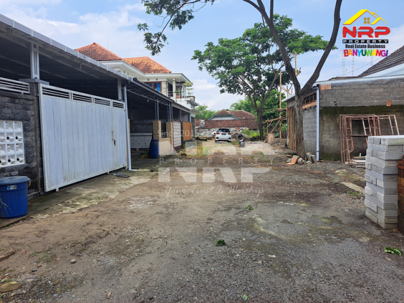 Dijual Rumah Baru Siap Huni di Kembiritan - Genteng Banyuwangi  Dijual Rumah Baru Siap Huni di Kembiritan - Genteng Banyuwangi  Dijual Rumah Baru Siap Huni di Kembiritan - Genteng Banyuwangi&nbsp;
Akses Jl. Sumberbening. 4 Menit dari Universitas Islam Ibrahimy&nbsp;

Luas Tanah : 105 NRP BANYUWANGI