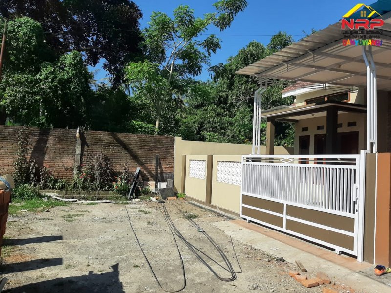 Dijual Rumah Baru Siap Huni di Perum Griya Wiyata Banyuwangi Dijual Rumah Baru Siap Huni di Perum Griya Wiyata Banyuwangi Dijual Rumah Baru Siap Huni di Perum Griya Wiyata Banyuwangi
Lokasi Pojok sangat nyaman dan cocok untuk tempat tinggal
Dekat Fasilitas Pendidikan, NRP BANYUWANGI