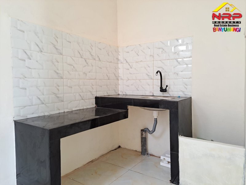 Dijual Rumah Baru Siap Huni di Perum Villa Kertosari - Banyuwangi Dijual Rumah Baru Siap Huni di Perum Villa Kertosari - Banyuwangi Dijual Rumah Baru Siap Huni di Perum Villa Kertosari - Banyuwangi
Lokasi Pojok sangat nyaman dan cocok untuk tempat tinggal
Dekat Fasilitas Pendidikan, NRP BANYUWANGI