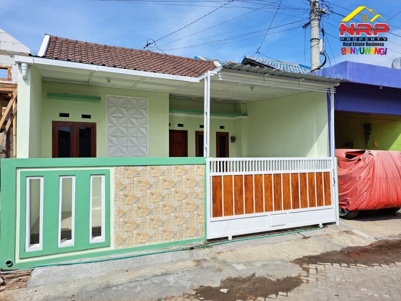 Dijual Rumah Baru Siap Huni di Perum Villa Kertosari - Banyuwangi Dijual Rumah Baru Siap Huni di Perum Villa Kertosari - Banyuwangi Dijual Rumah Baru Siap Huni di Perum Villa Kertosari - Banyuwangi
Lokasi Pojok sangat nyaman dan cocok untuk tempat tinggal
Dekat Fasilitas Pendidikan, NRP BANYUWANGI
