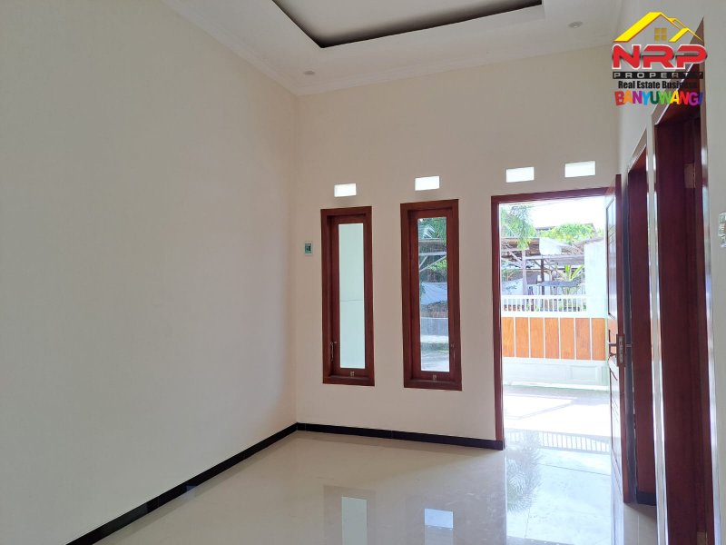 Dijual Rumah Baru Siap Huni di Perum Villa Kertosari - Banyuwangi Dijual Rumah Baru Siap Huni di Perum Villa Kertosari - Banyuwangi Dijual Rumah Baru Siap Huni di Perum Villa Kertosari - Banyuwangi
Lokasi Pojok sangat nyaman dan cocok untuk tempat tinggal
Dekat Fasilitas Pendidikan, NRP BANYUWANGI