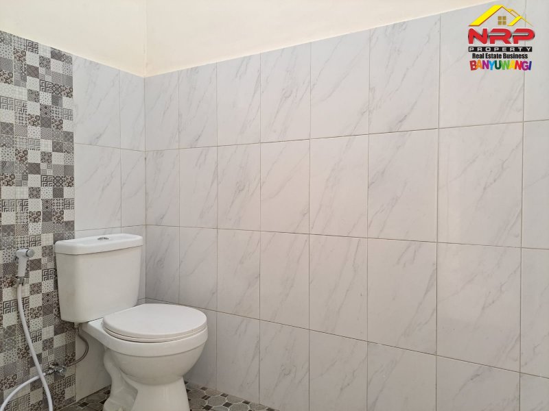 Dijual Rumah Baru Siap Huni di Perum Villa Kertosari - Banyuwangi Dijual Rumah Baru Siap Huni di Perum Villa Kertosari - Banyuwangi Dijual Rumah Baru Siap Huni di Perum Villa Kertosari - Banyuwangi
Lokasi Pojok sangat nyaman dan cocok untuk tempat tinggal
Dekat Fasilitas Pendidikan, NRP BANYUWANGI