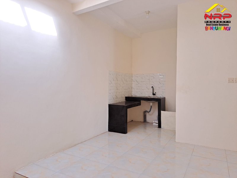 Dijual Rumah Baru Siap Huni di Perum Villa Kertosari - Banyuwangi Dijual Rumah Baru Siap Huni di Perum Villa Kertosari - Banyuwangi Dijual Rumah Baru Siap Huni di Perum Villa Kertosari - Banyuwangi
Lokasi Pojok sangat nyaman dan cocok untuk tempat tinggal
Dekat Fasilitas Pendidikan, NRP BANYUWANGI