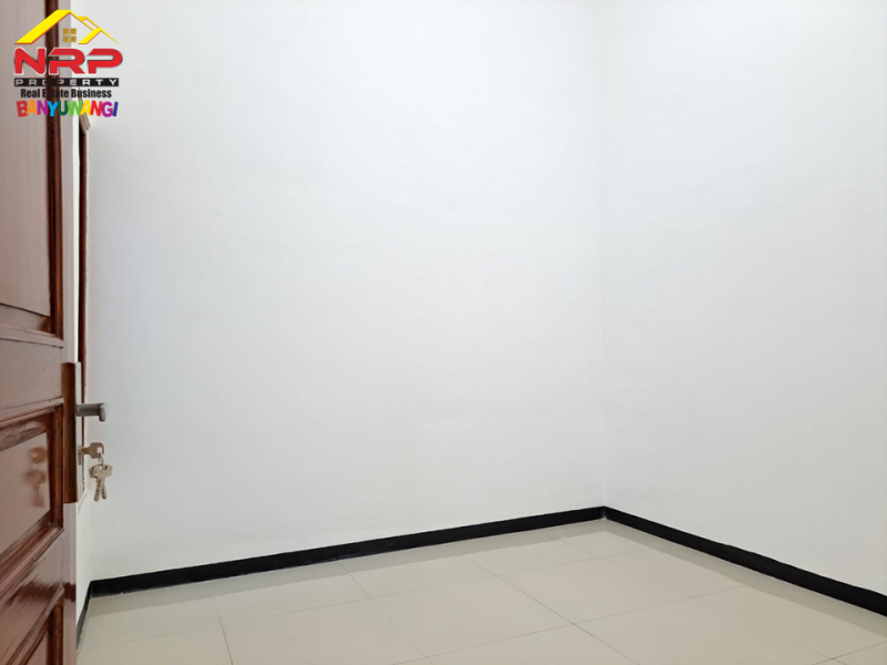 Dijual Rumah Baru Siap Huni di Pusat Kota Banyuwangi  Dijual Rumah Baru Murah  300 jutaan  Siap Huni di Pusat Kota Banyuwangi  Dijual Rumah Baru Siap Huni di Pusat Kota Banyuwangi&nbsp;
Kawasan bebas banjir, Lokasi sangat nyaman dan cocok untuk tempat tinggal
One get sistem. Dekat NRP BANYUWANGI