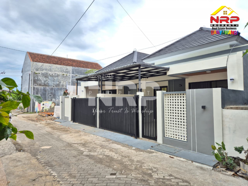 Dijual Rumah baru yang terletak di Pusat Kota Banyuwangi.  Dijual Rumah baru yang terletak di Pusat Kota Banyuwangi.  NEW MODERN HOMES FOR MILENIAL'S terletak di Pusat Kota Banyuwangi.&nbsp;
Berada dikawasan hotel dan homestay. Dekat dengan Satpas Polresta NRP BANYUWANGI