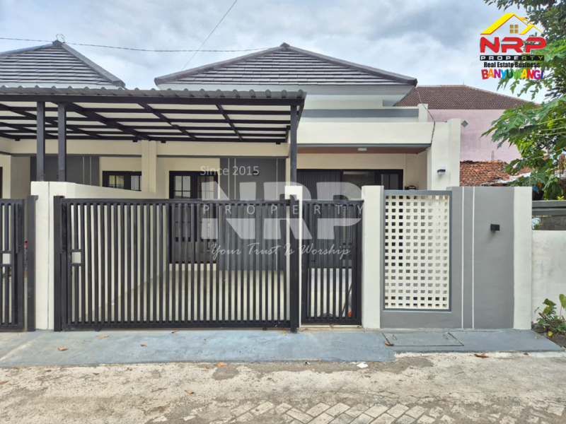 Dijual Rumah baru yang terletak di Pusat Kota Banyuwangi.  Dijual Rumah baru yang terletak di Pusat Kota Banyuwangi.  NEW MODERN HOMES FOR MILENIAL'S terletak di Pusat Kota Banyuwangi.&nbsp;
Berada dikawasan hotel dan homestay. Dekat dengan Satpas Polresta NRP BANYUWANGI